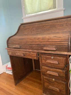 Roll top desk