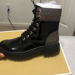 authentic Michael Kors Boot 