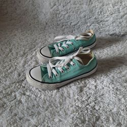 Converse Shoes Size 11