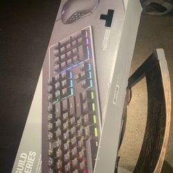 Light Up Keyboard ( NO MOUSE JUST THE KEYBOARD)