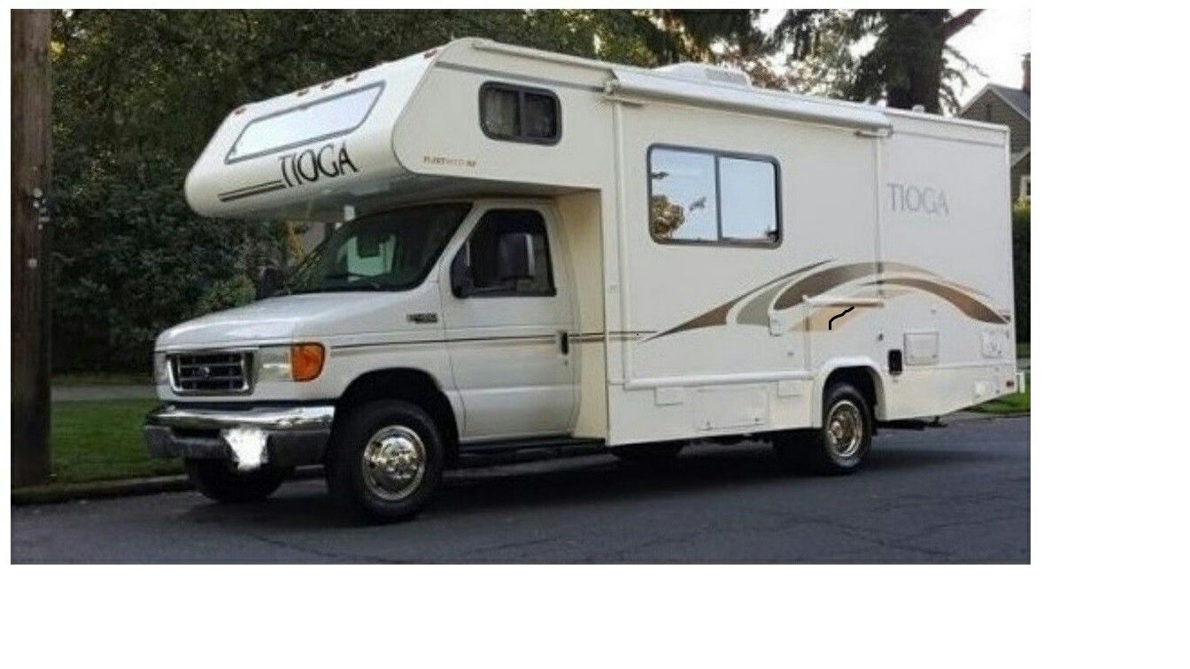 2003 Fleetwood Tioga motorhome
