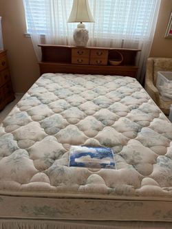 Full mattress & boxspring