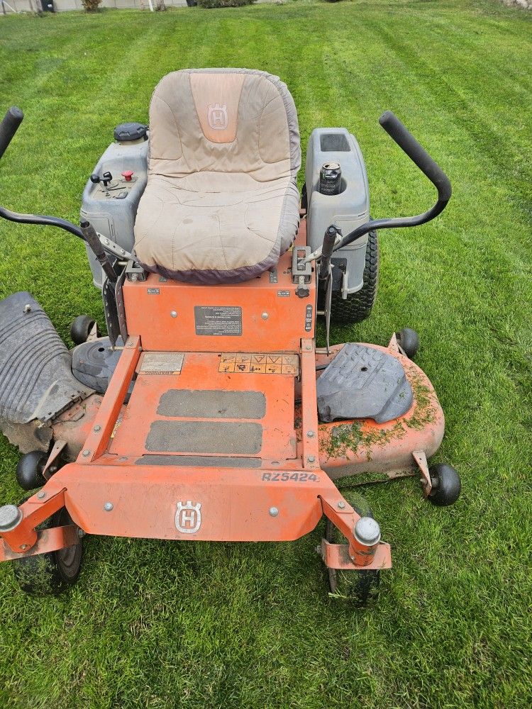 Zero Turn Riding Lawnmower