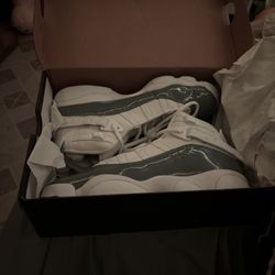 Air Jordan 11 Grey And White 