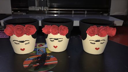 Tiny Frida pots