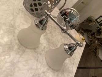 Bathroom light fixture