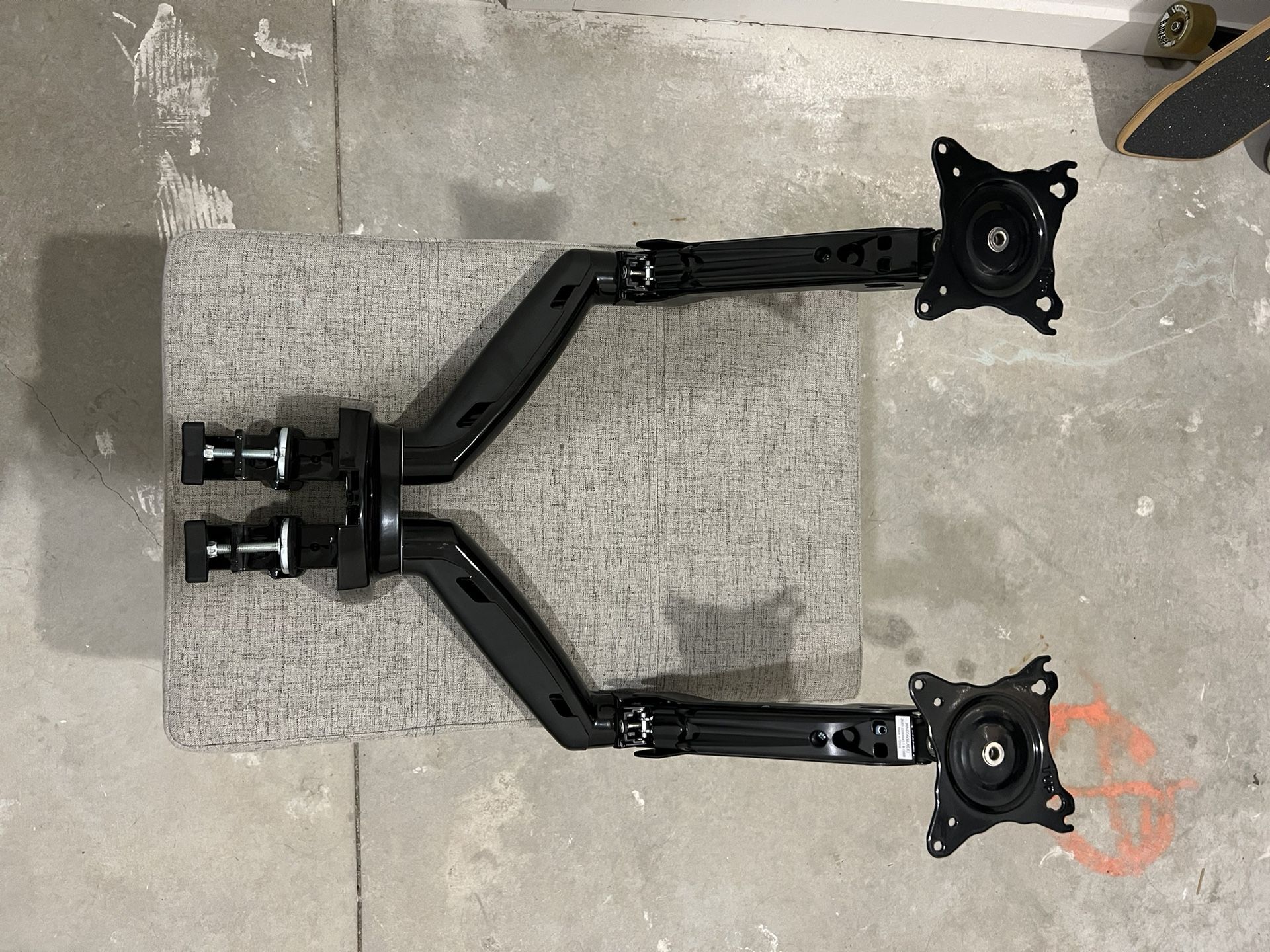 Hydraulic Monitor Mount