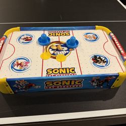 World Tech Toys Sonic the Hedgehog Air Hockey Table for Kids – Wooden Tabletop Game with Puck, Pushers & Air Flow System – Kids Ages 4+