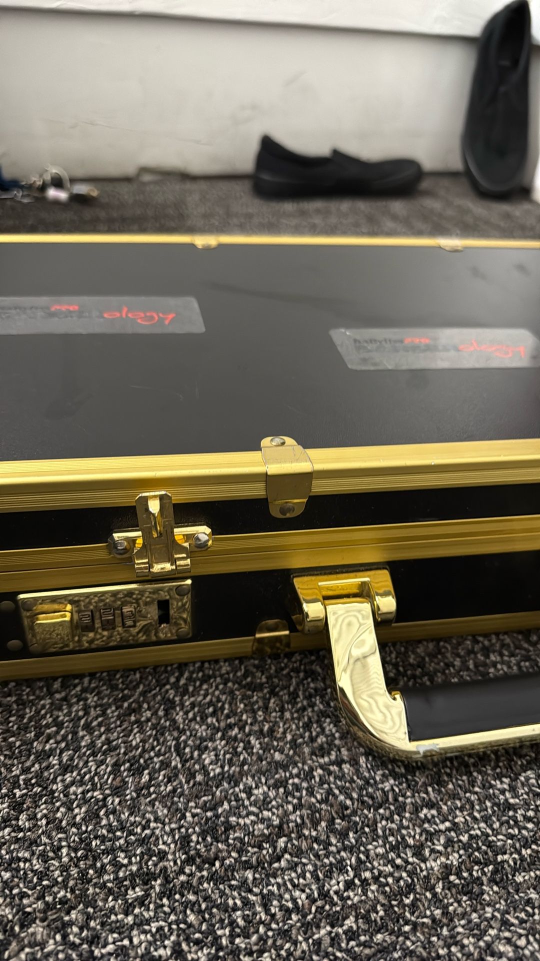 Barber Suite Case Gold