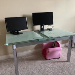 Extendable Glass Dining Table In Great Condition