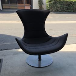 Chair Captains Swiveling