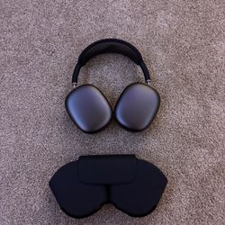 Apple AirPod Maxes 