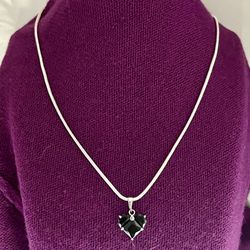 Dainty Simulated Onyx Heart Necklace