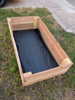 Cedar garden bed 48x24x11" inches