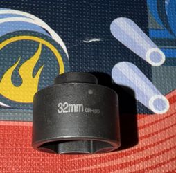 32mm 6-Point Oil Filter Socket with 3/8 Drive Ratchet