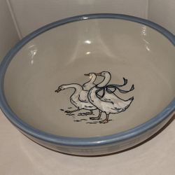 Louisville Stoneware USA Gaggle If Geese Round Serving/Pasta/Salad Bowl 11"