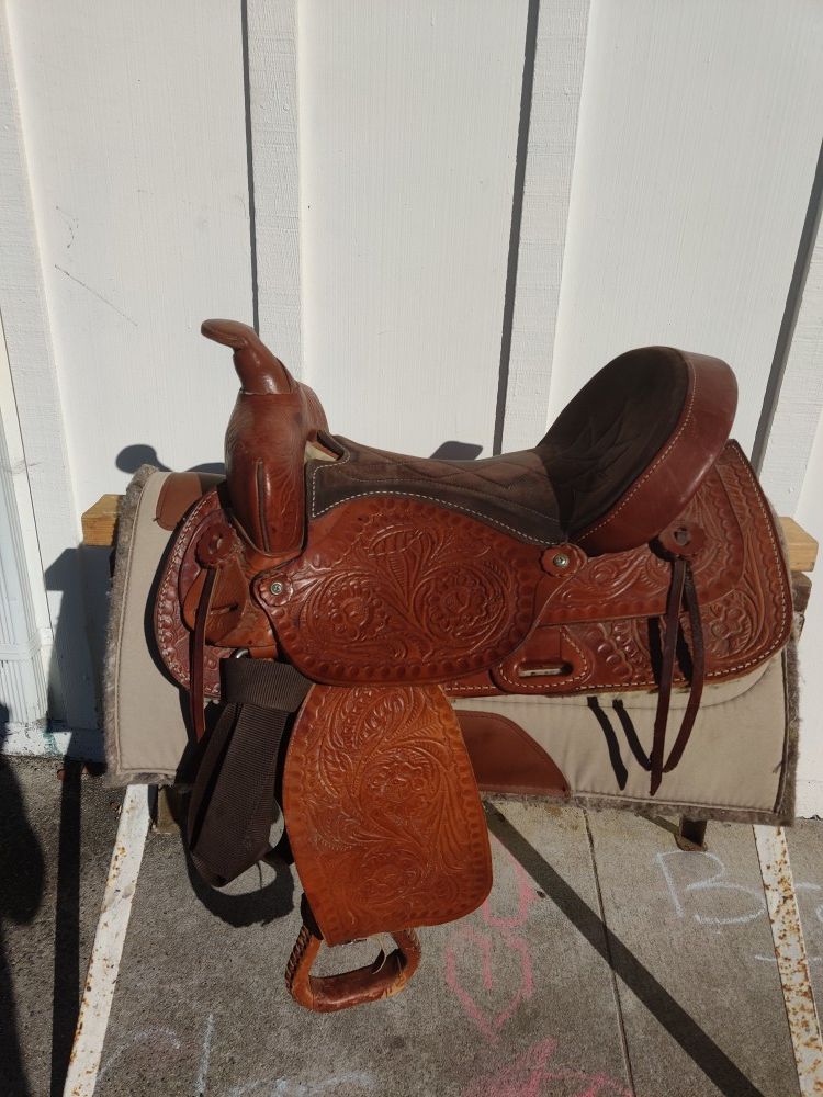 Western saddle