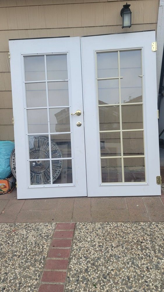 Two glass doors slightly used good condition!~