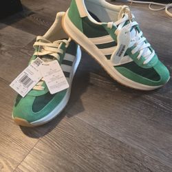 Adidas Women's Run 70s NwT Size 9