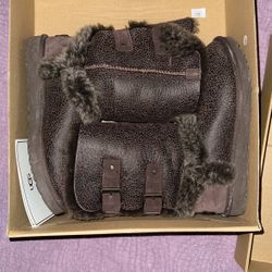 Women’s UGG Boot Size 9