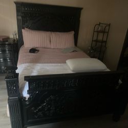Queen Bed set $900 OBO