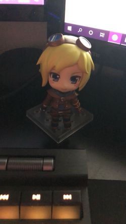 Ezreal Mini Figure League Of Legends 