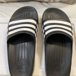 Kids Adidas Slides Size 4