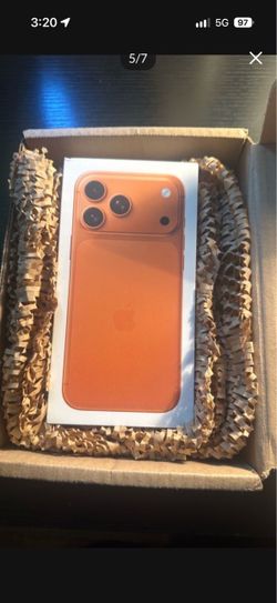 iPhone 17 pro max 2 tb . Excellent condition bettery 99%