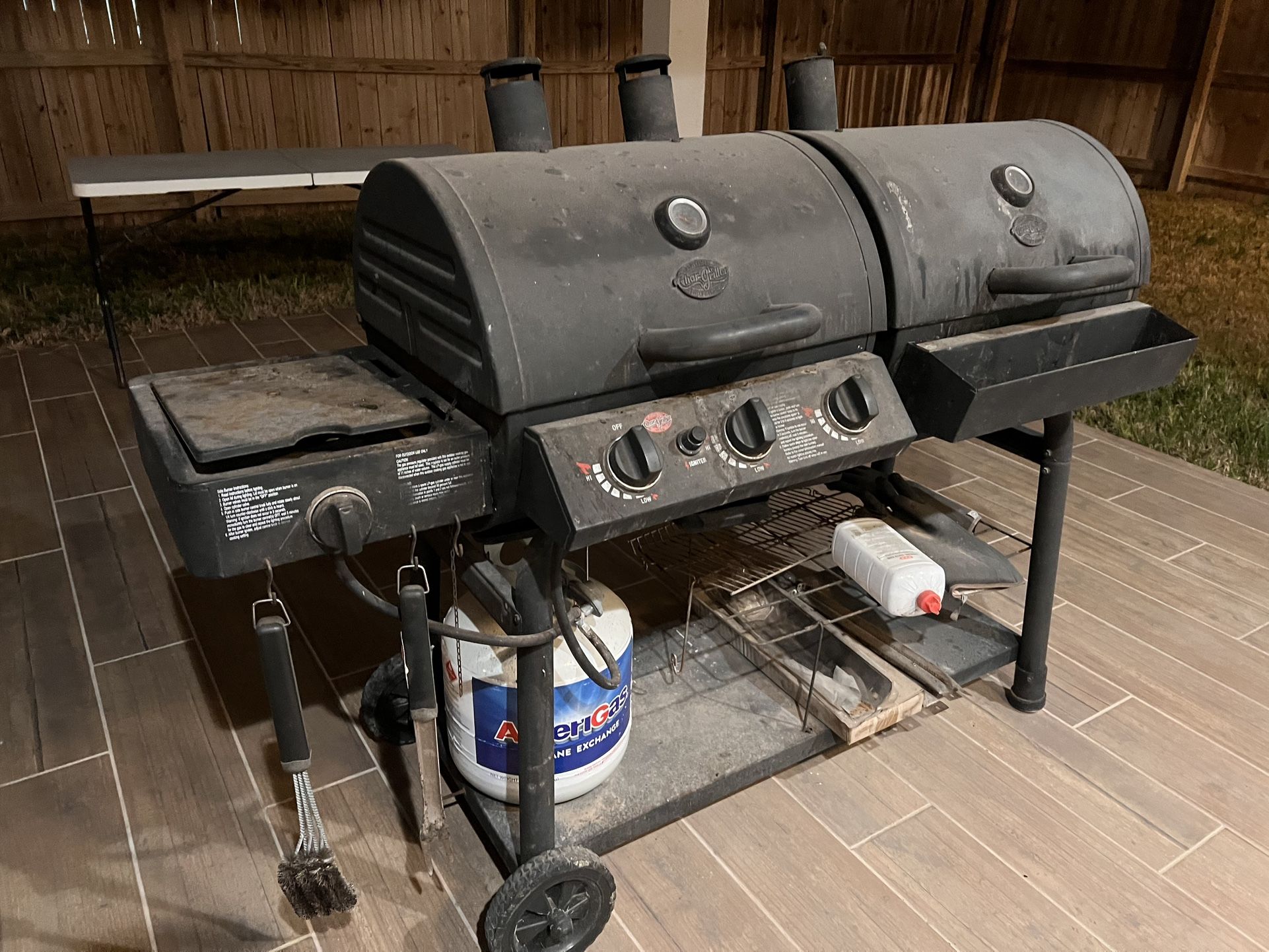 Pro pain And Charcoal Split Grill for Sale in Edinburg, TX - OfferUp