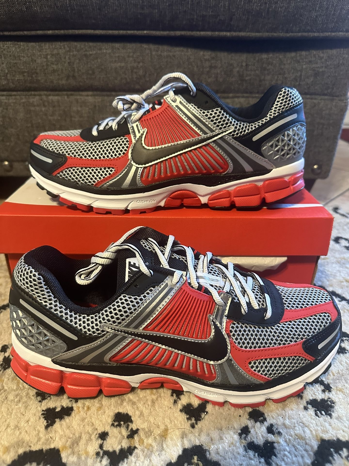 Brand New Men’s Nike Vomero 5 size 10.5 no box