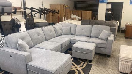 New Reversible Chaise Sectional Sofa Couch with Ottoman! Free Delivery 🚚!