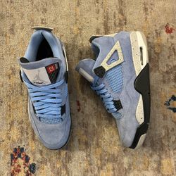 Jordan 4 UNC