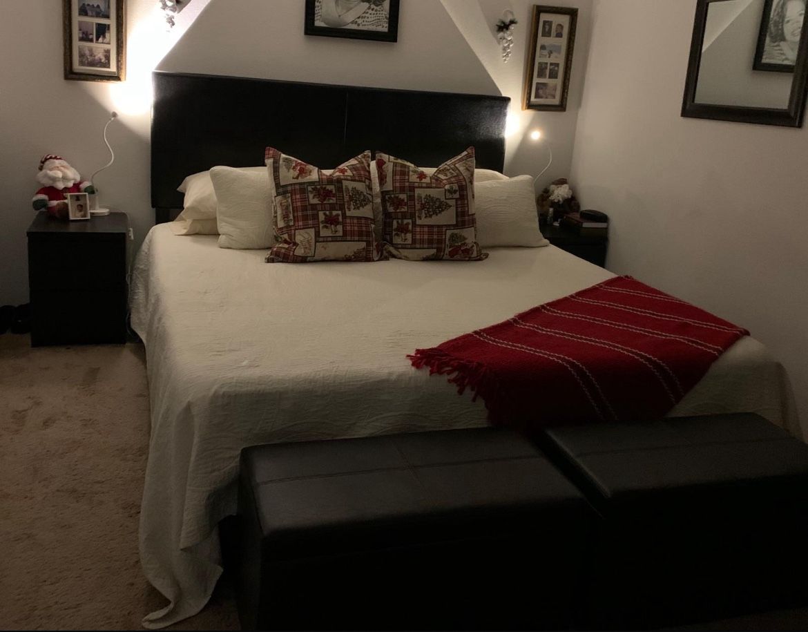 California King Size Bed With 2 Nightstands and Mattress