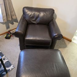 Lazyboy Lounge Chair And Ottoman 