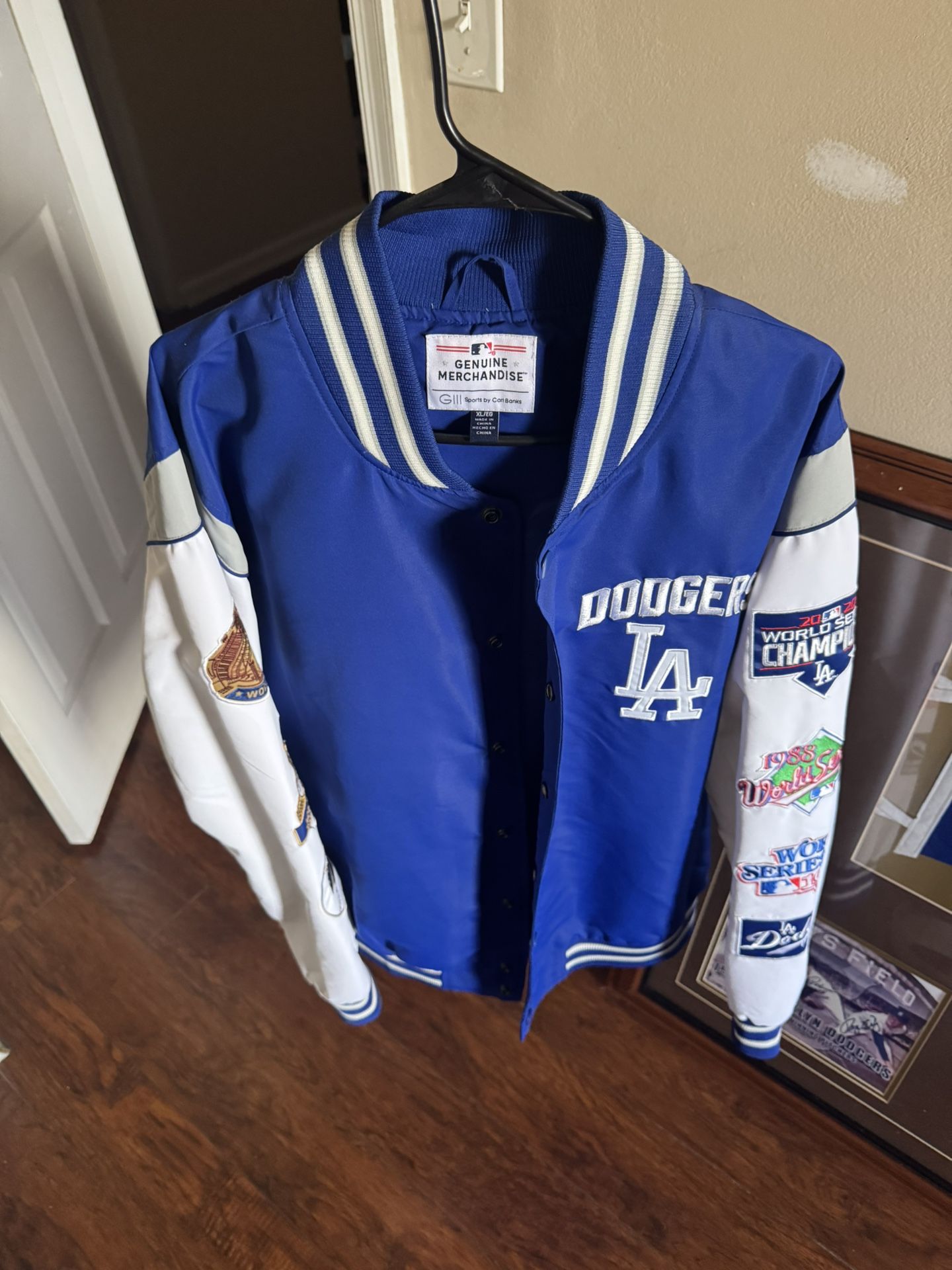 Dodger Jacket Never Worn Extra Large