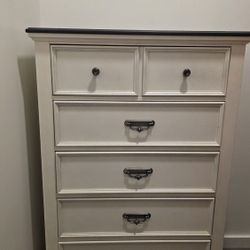 Vintage Farmhouse Style 5-Drawer Chest – White & Espresso Solid Wood Dresser