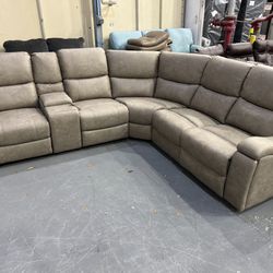 Brand New Light Gray Reclining Sectional Sofa With Cup holders!