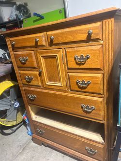 Broyhill dresser