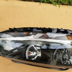 2017 VW Jetta Right Headlight