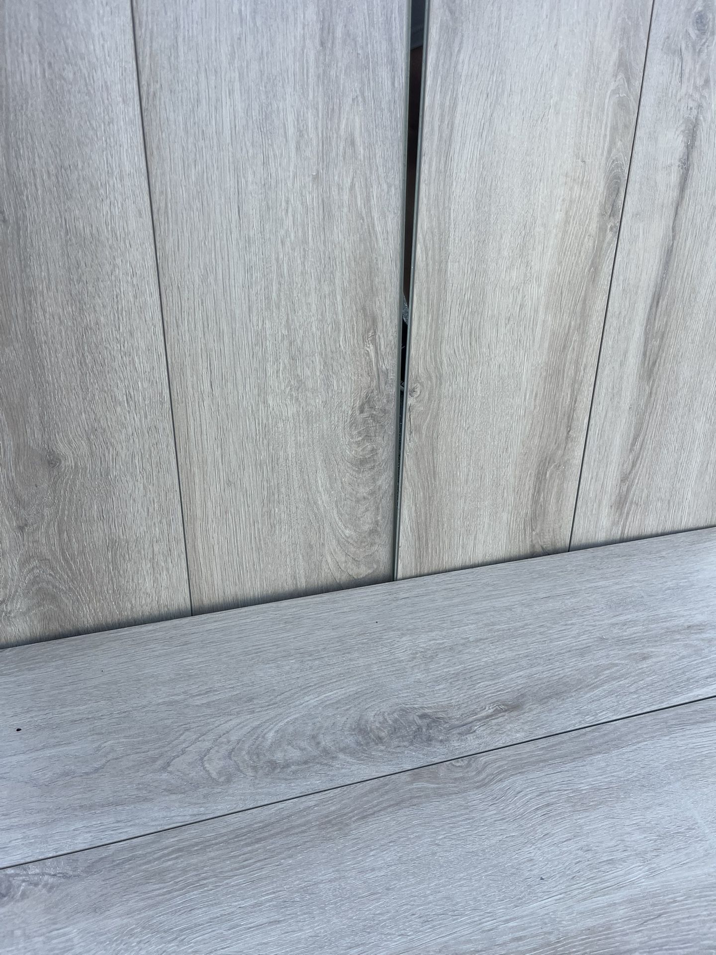 Xtreme Performance Flooring 8 Mm Color Bayonet 8 Mm Thick 9 Inch Wide 63.5 Length Cover 23.77 Waterproof Lifetime Residential Warranty 15 Years Comm