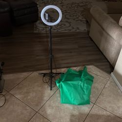 Ring Light With Green Screen Background 