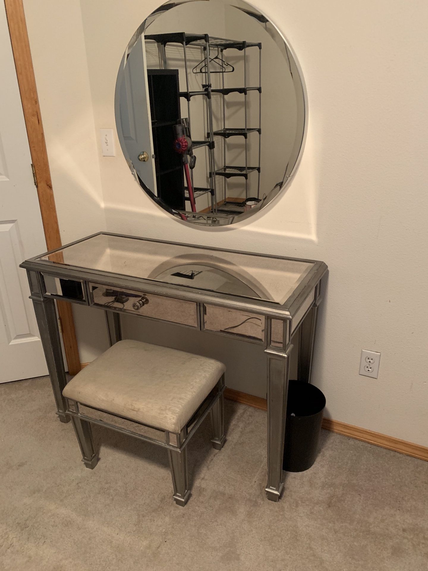 Makeup Vanity Set