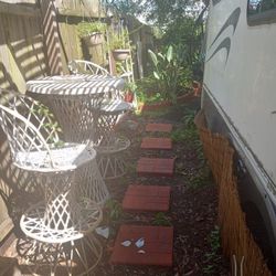 Russel Woodard Vintage Spun Fiberglass Patio Set