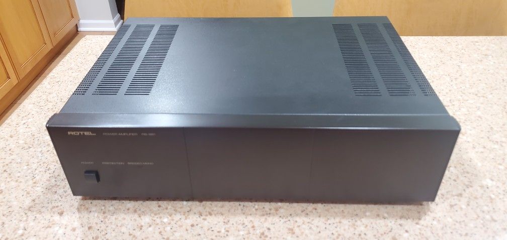 ROTEL RB-981 Amplifier