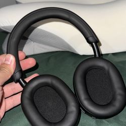 Sony WH - 1000XM5 Headphones