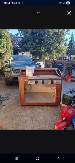 Mobile bar with caster wheel, speed rail, soda gun and ice well