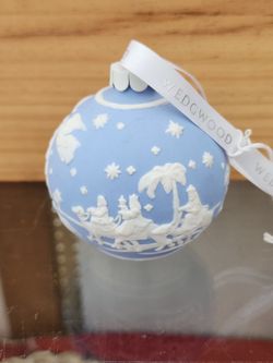 Vintage Wedgwood Collectors Ornament
