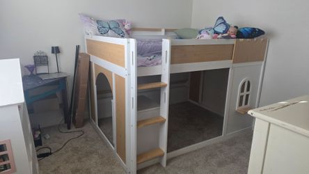Full Size Loft/Bunk Bed with Storage & Built-In Shelves (Barely Used!)
