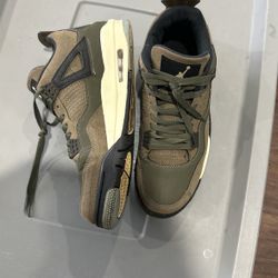 NO BOX - JORDAN 4 RETRO SE CRAFT 'OLIVE'