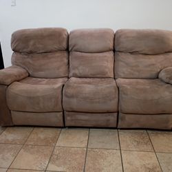 Recliner Couch/Brown 